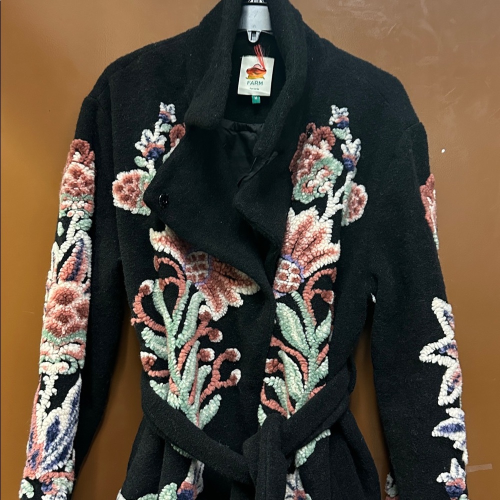 FARM Rio Marvelous Garden Embroidered Floral
Fleece Coat Size Medium - Picture 4 of 8